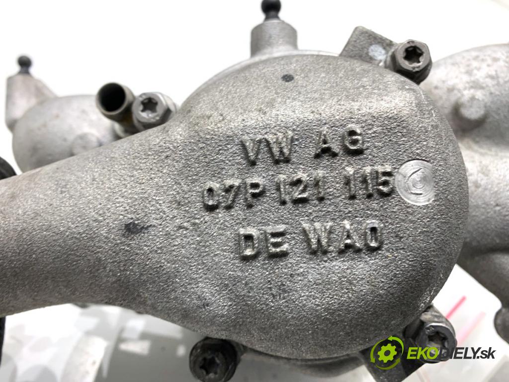 AUDI A8 D4 sedan 2015 368 kW 6.3 W12 quattro 6299 Obal termostatu 07P121115 (Obal (príruba) termostatu)
