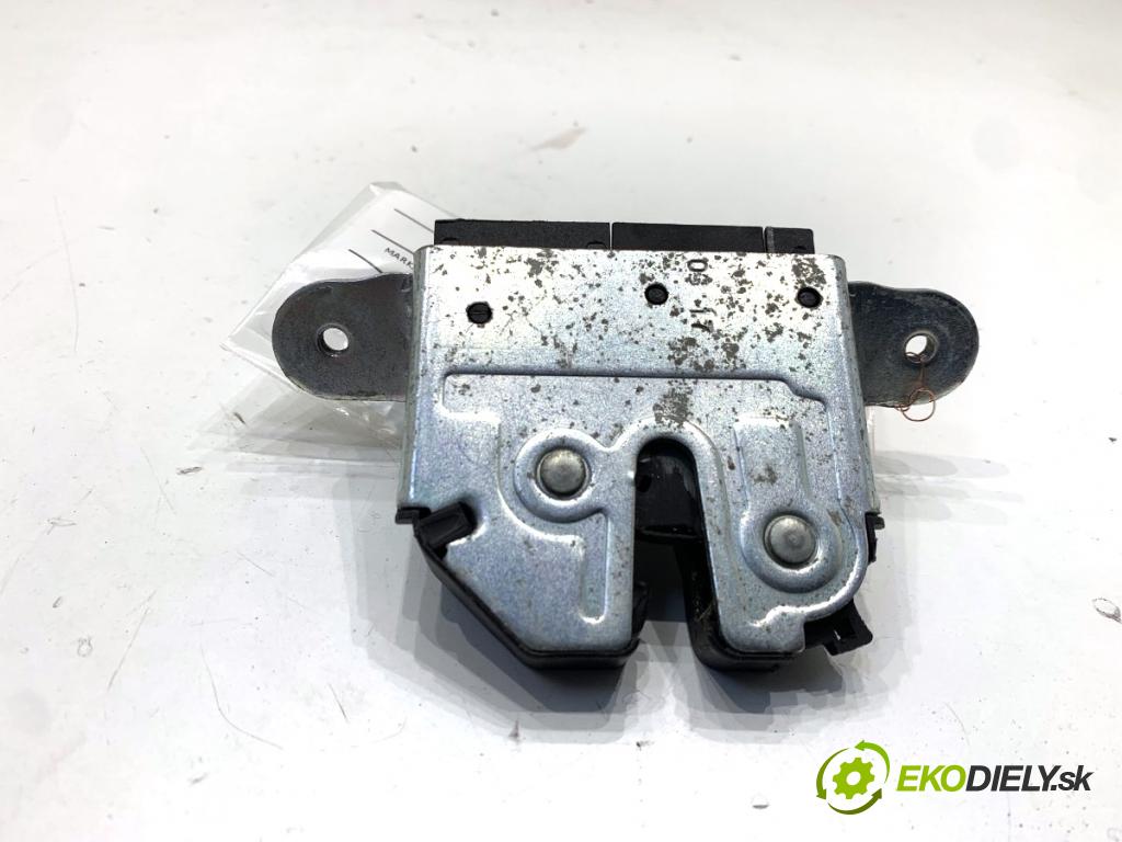 OPEL CORSA E liftback 2017 55 kW 1.4 (08, 68) 1398 zámok dveří zadní část 39021416