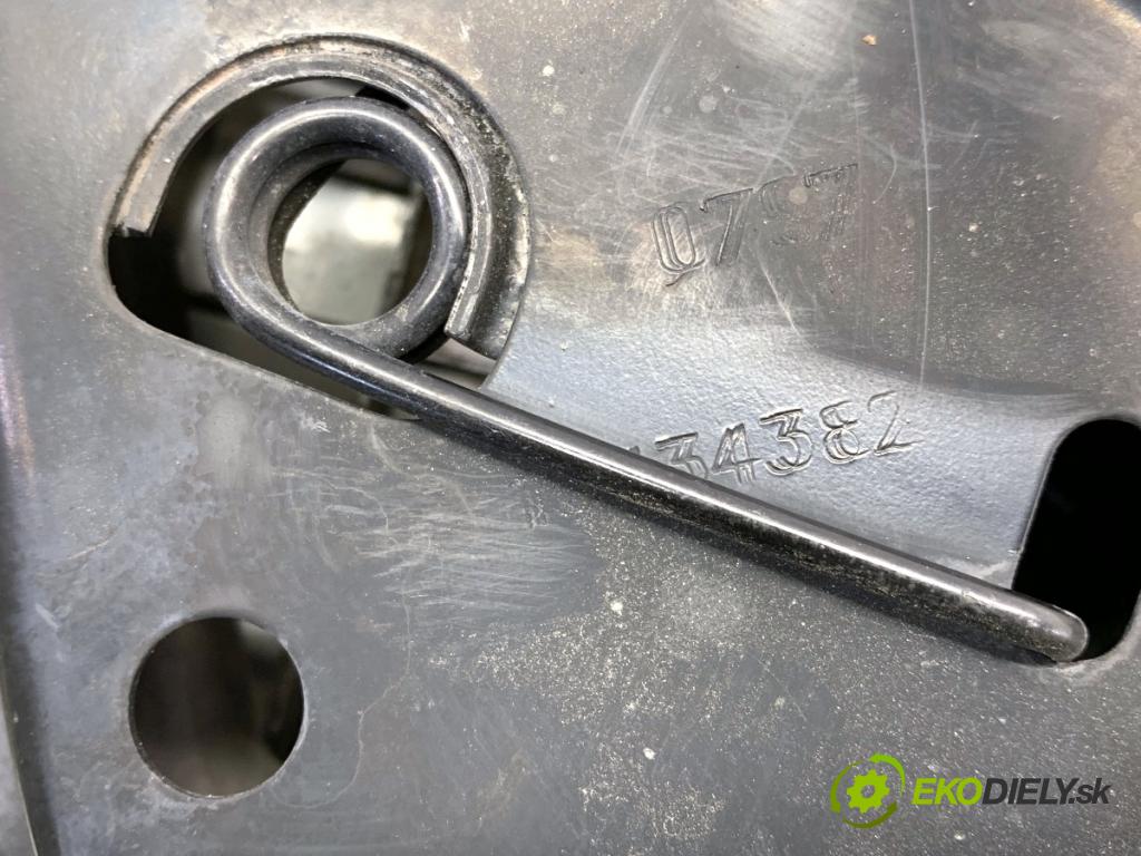 OPEL CORSA E liftback 2017 55 kW 1.4 (08, 68) 1398 Výstuha horná 13434800 (Výstuha)
