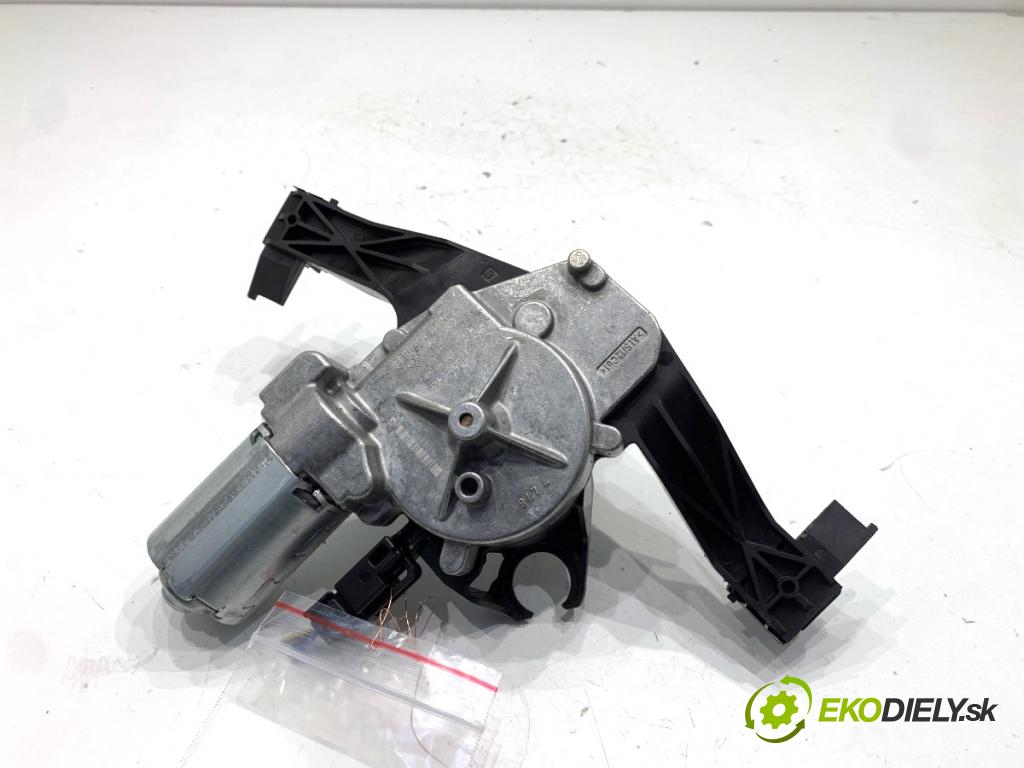 OPEL CORSA E liftback 2017 55 kW 1.4 (08, 68) 1398 motor stěračů zadní část 39045012