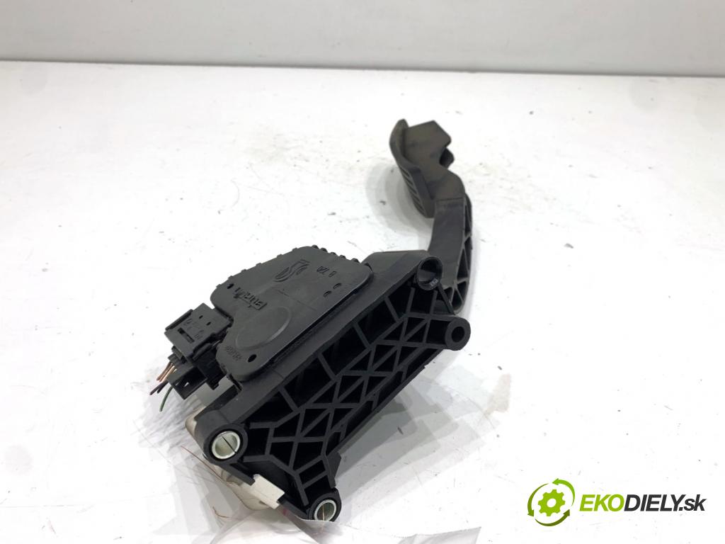 OPEL CORSA E liftback 2017 55 kW 1.4 (08, 68) 1398 potenciometr plynového pedálu 13305804 (Potenciometr plynového pedálu)