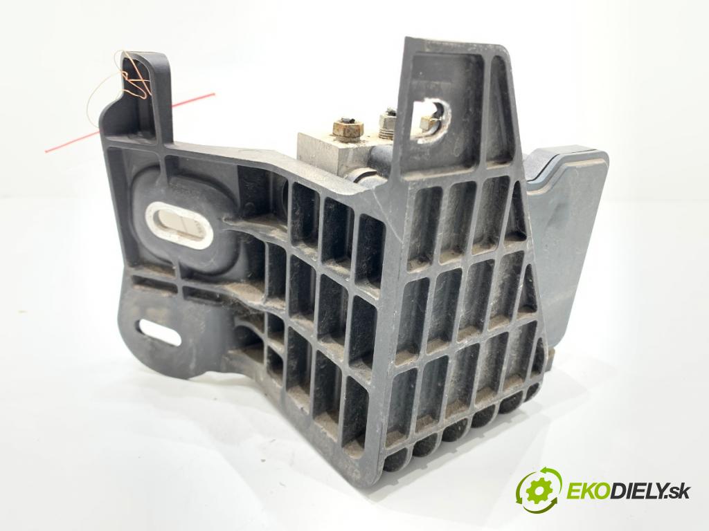 OPEL CORSA E liftback 2017 55 kW 1.4 (08, 68) 1398 Pumpa ABS 39084530 (Pumpa ABS)