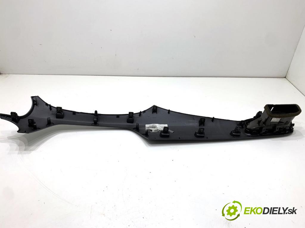 OPEL CORSA E liftback 2017 55 kW 1.4 (08, 68) 1398 lišty kryt 39050125 (Lišta)