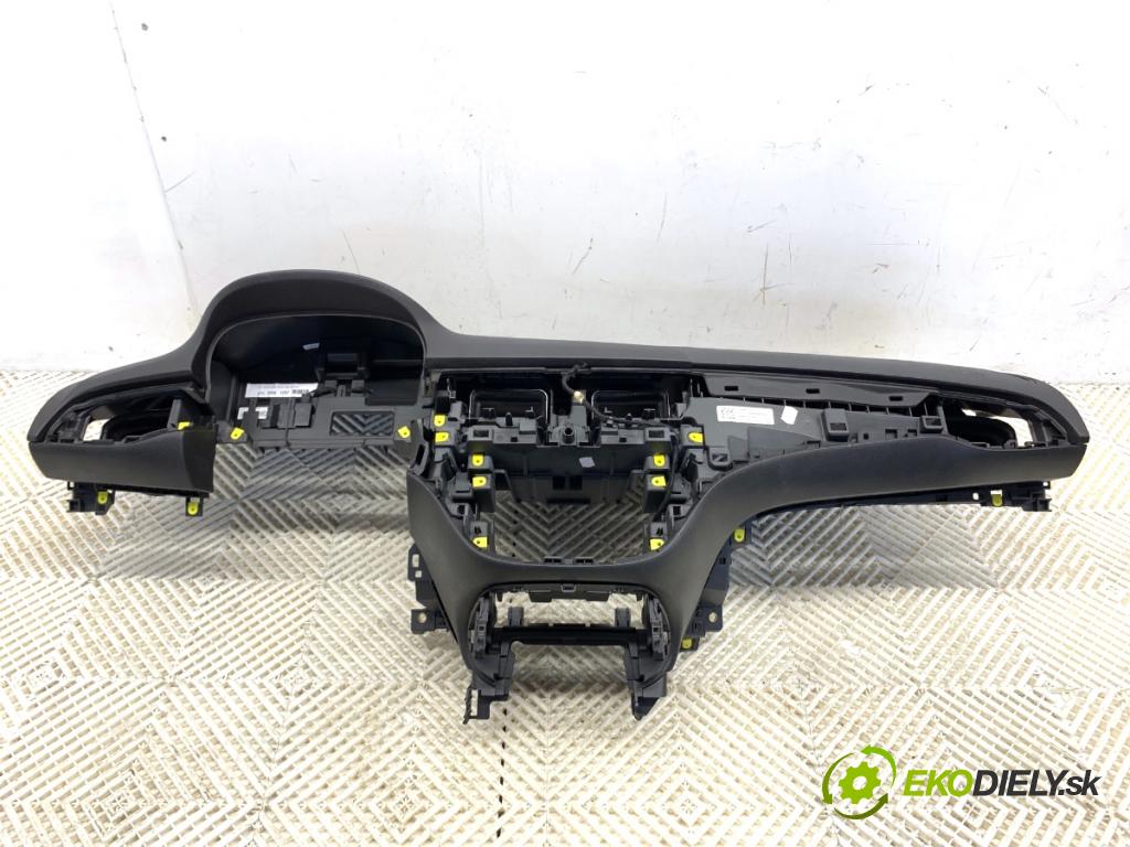 OPEL CORSA E liftback 2017 55 kW 1.4 (08, 68) 1398 palubní doska 39061297 (Palubní deska)