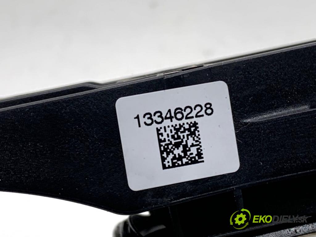 OPEL CORSA E liftback 2017 55 kW 1.4 (08, 68) 1398 klika vnejší levý přední část