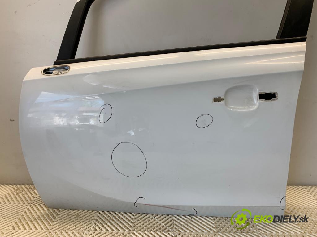OPEL CORSA E liftback 2017 55 kW 1.4 (08, 68) 1398 Dvere ľavy predný Z40R