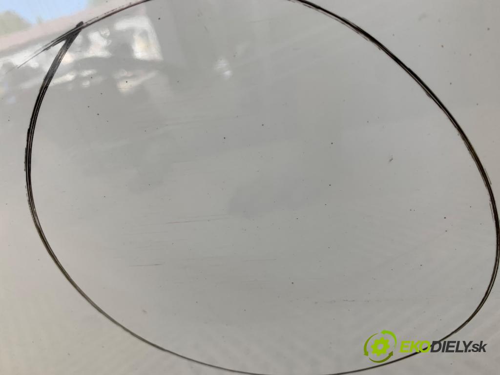 OPEL CORSA E liftback 2017 55 kW 1.4 (08, 68) 1398 Dvere ľavy predný Z40R