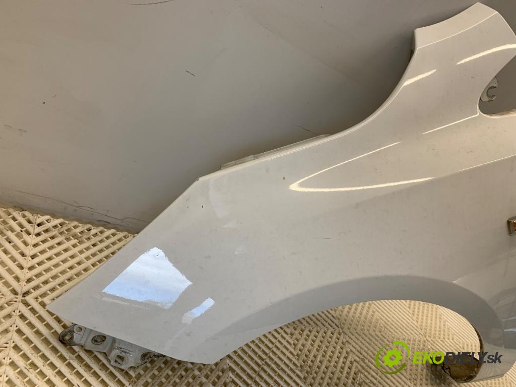 OPEL CORSA E liftback 2017 55 kW 1.4 (08, 68) 1398 Blatník ľavy predný Z40R