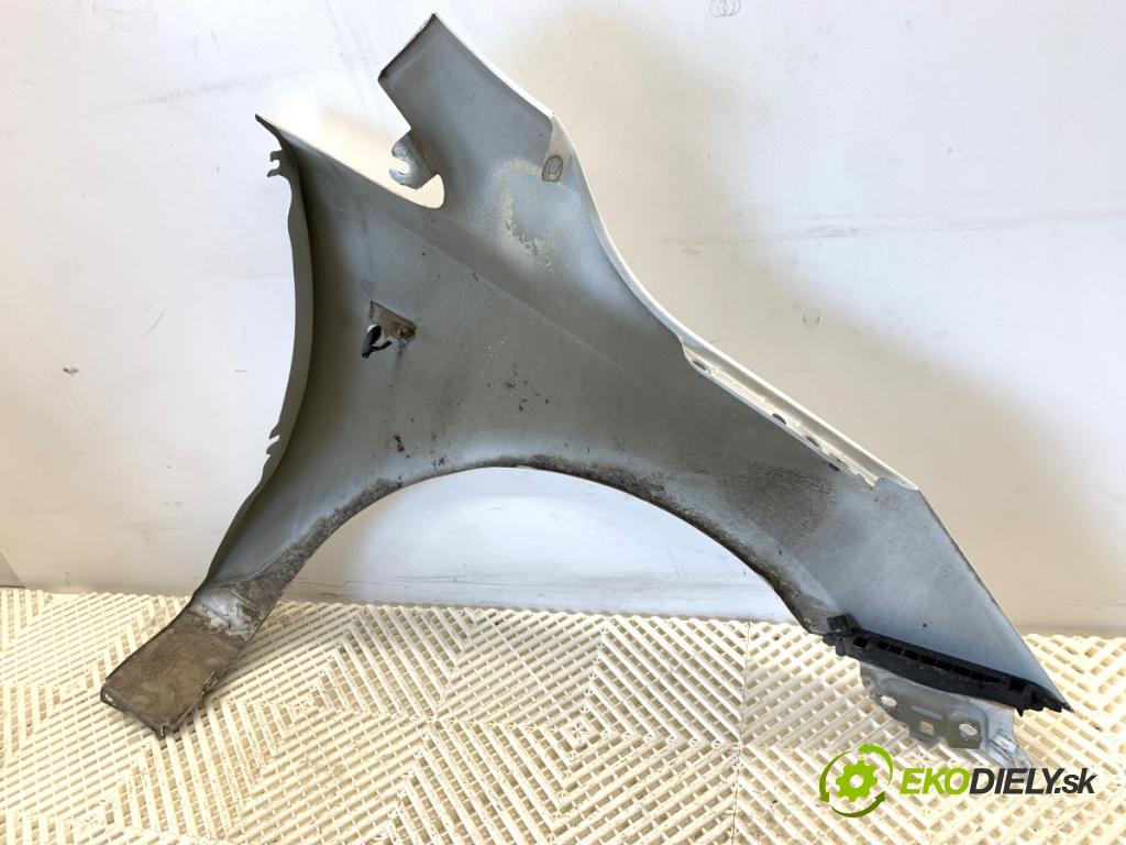 OPEL CORSA E liftback 2017 55 kW 1.4 (08, 68) 1398 blatník levý přední část Z40R