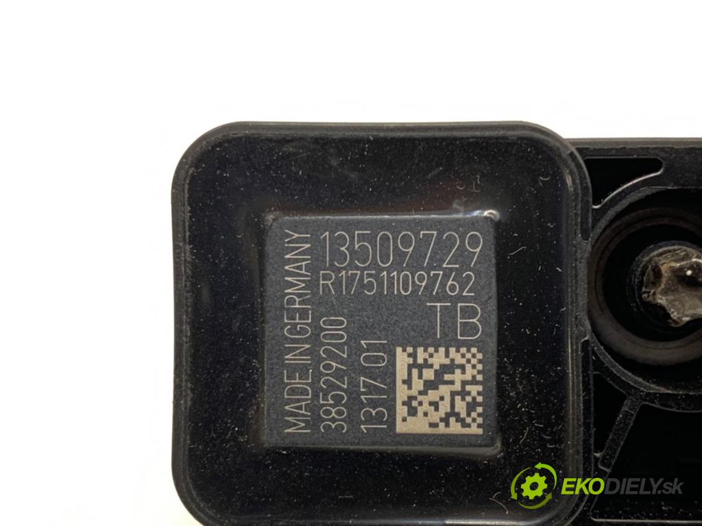 OPEL CORSA E liftback 2017 55 kW 1.4 (08, 68) 1398 snímač nárazu 13509729 (Snímač nárazu)