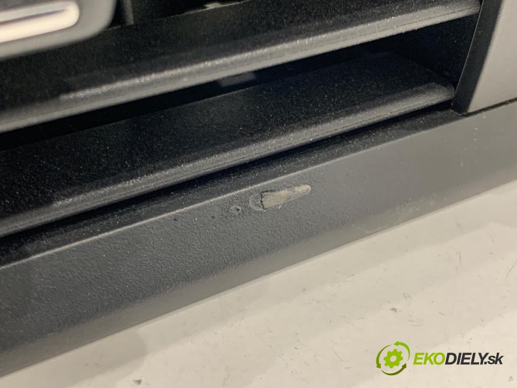 SKODA FABIA III Kombi 2020 44 kW 1.0 999 Mriežky kúrenia predný 6V0820951C