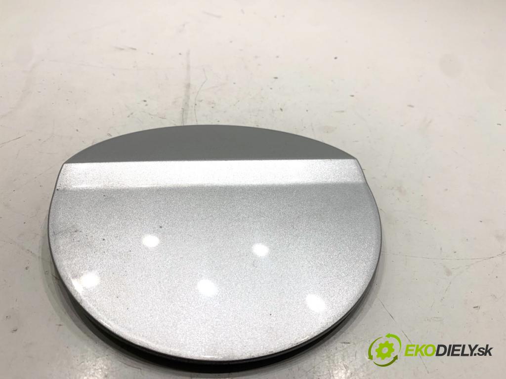 SKODA FABIA III Kombi 2020 44 kW 1.0 999 Dvierka nádrže paliva 6V9809909 (Kľučka dverí ostatné)