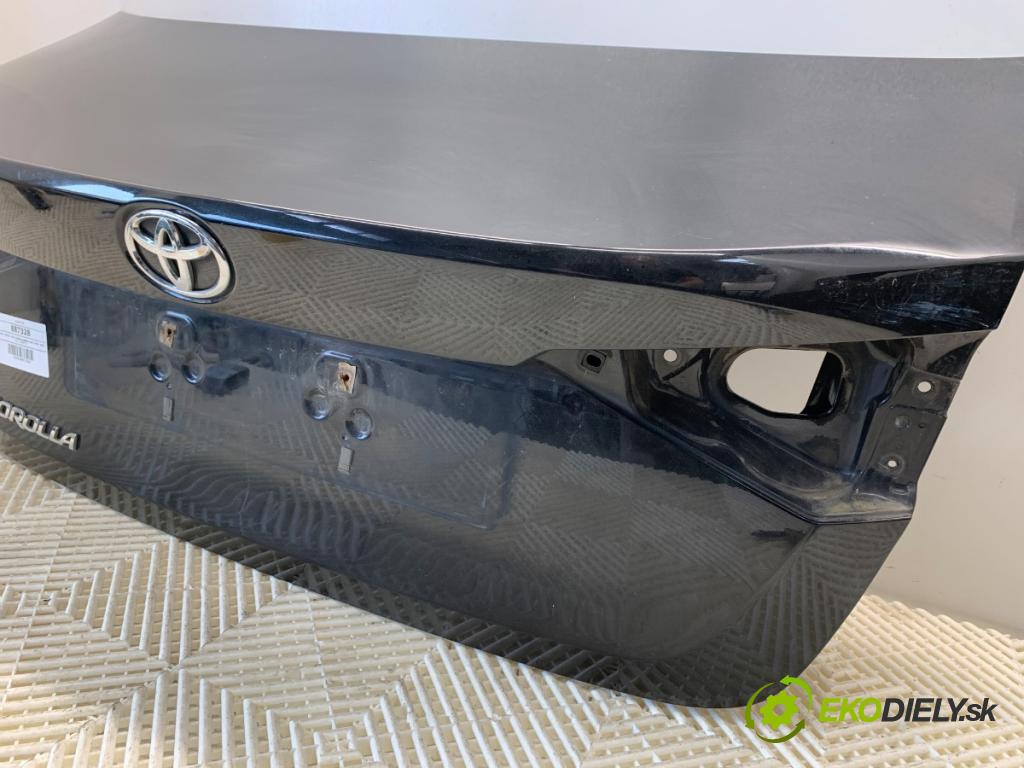 TOYOTA COROLLA E21 sedan 2020 97 kW 1.6 VVTi (ZRE210) 1598 kapota zadní část 209