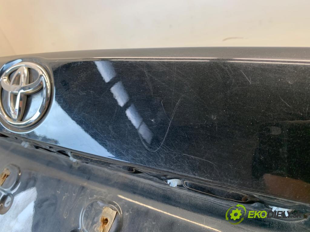 TOYOTA COROLLA E21 sedan 2020 97 kW 1.6 VVTi (ZRE210) 1598 kapota zadní část 209