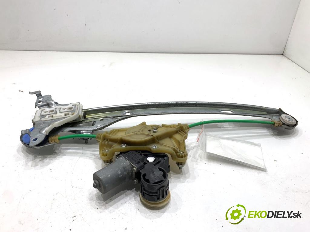 TOYOTA COROLLA E21 sedan 2020 97 kW 1.6 VVTi (ZRE210) 1598 mechanismus okna levý zadní část 69840-02740