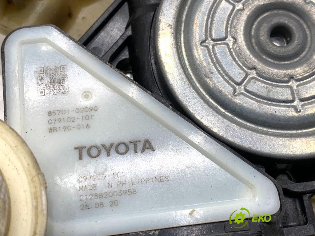 TOYOTA COROLLA E21 sedan 2020 97 kW 1.6 VVTi (ZRE210) 1598 mechanismus okna levý zadní část 69840-02740