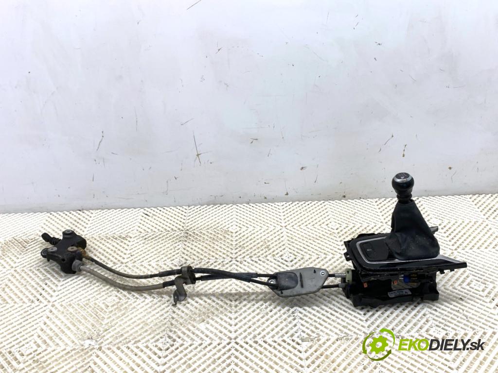 TOYOTA COROLLA E21 sedan 2020 97 kW 1.6 VVTi (ZRE210) 1598 Kulisa 33530-02360 (Rýchlostná páka (kulisa))