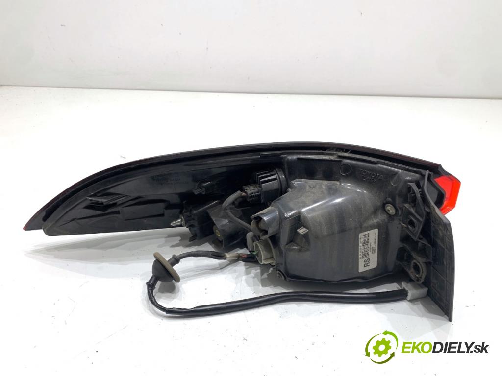 TOYOTA COROLLA E21 sedan 2020 97 kW 1.6 VVTi (ZRE210) 1598 Svetlo pravy zad 81550-02D11