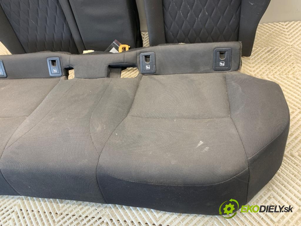 TOYOTA COROLLA E21 sedan 2020 97 kW 1.6 VVTi (ZRE210) 1598 Sedadlo druhý rad