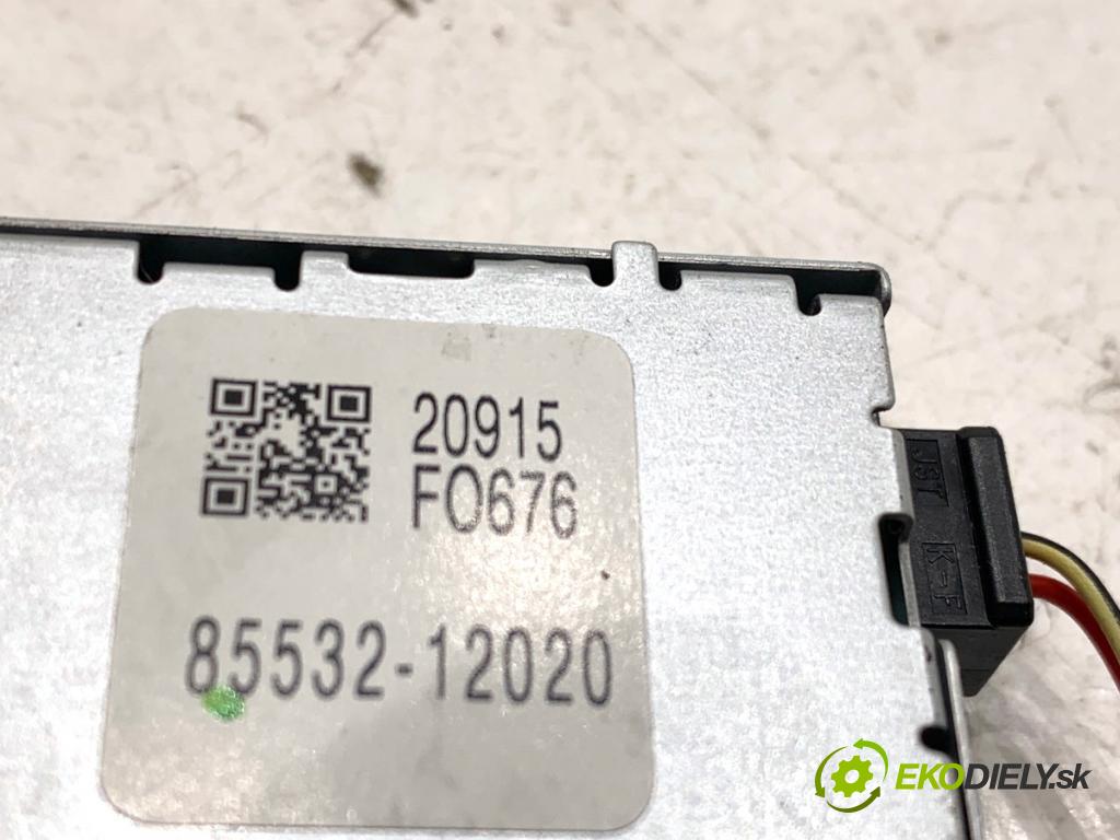 TOYOTA COROLLA E21 sedan 2020 97 kW 1.6 VVTi (ZRE210) 1598 HNÍZDO: USB
