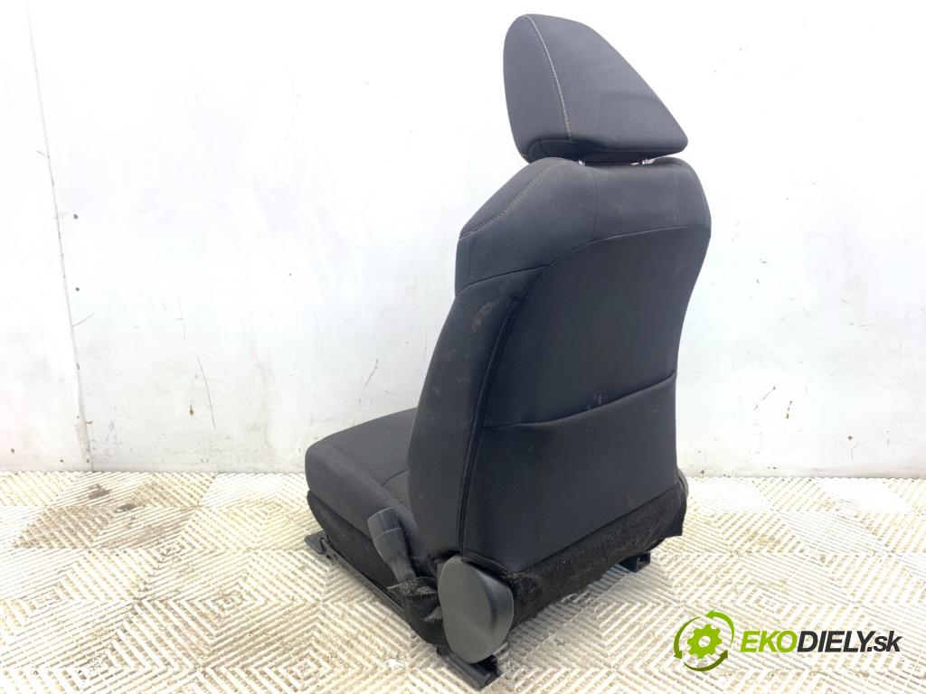 TOYOTA COROLLA E21 sedan 2020 97 kW 1.6 VVTi (ZRE210) 1598 Sedadlo pravy predný
