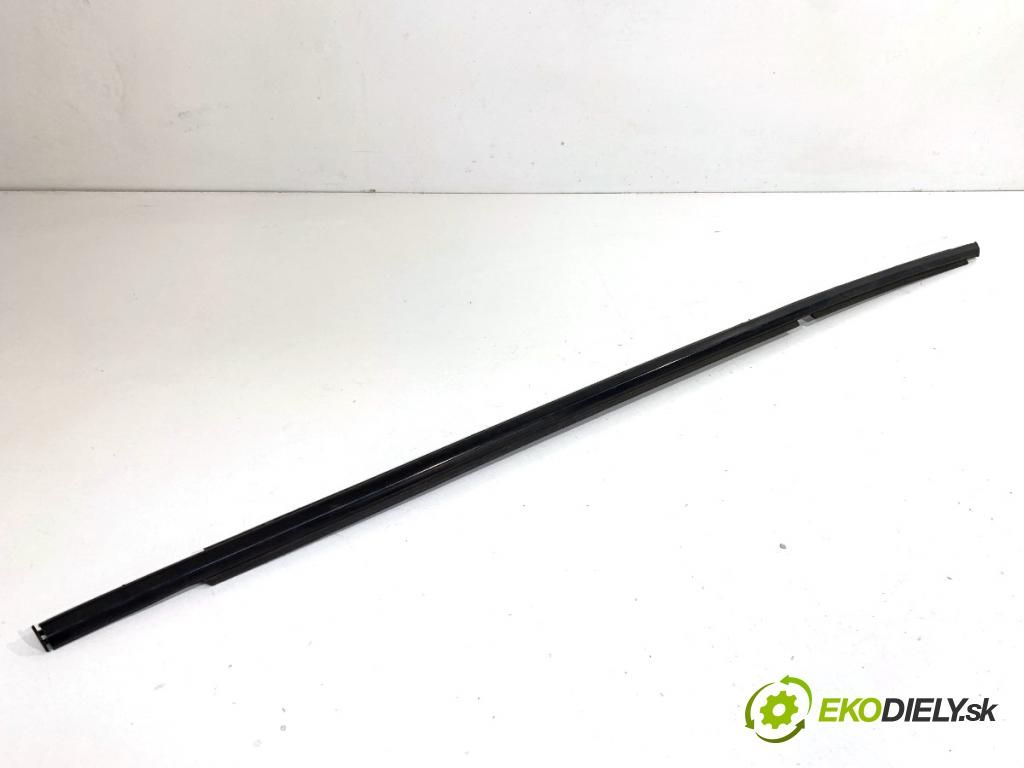 TOYOTA COROLLA E21 sedan 2020 97 kW 1.6 VVTi (ZRE210) 1598 Lišta Sbírání: zad pravy 