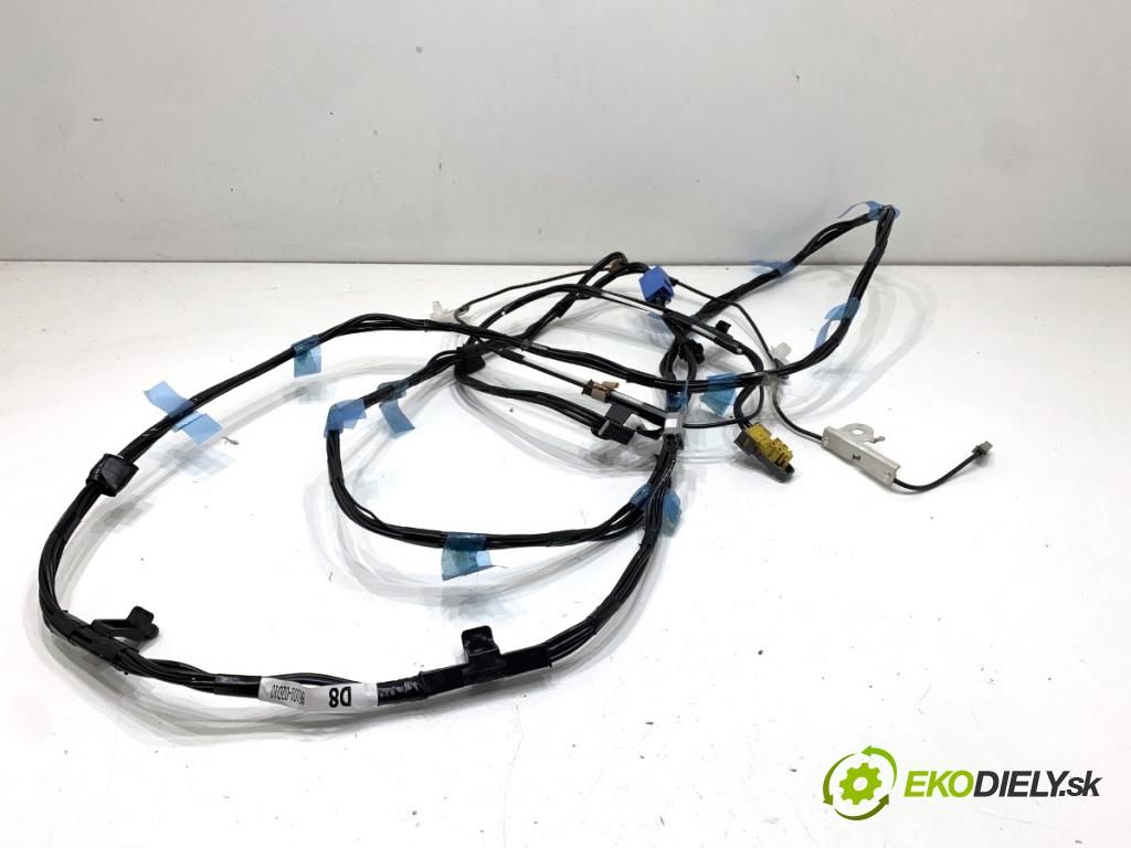 TOYOTA COROLLA E21 sedan 2020 97 kW 1.6 VVTi (ZRE210) 1598 Káblovačka antény 86101-02D10