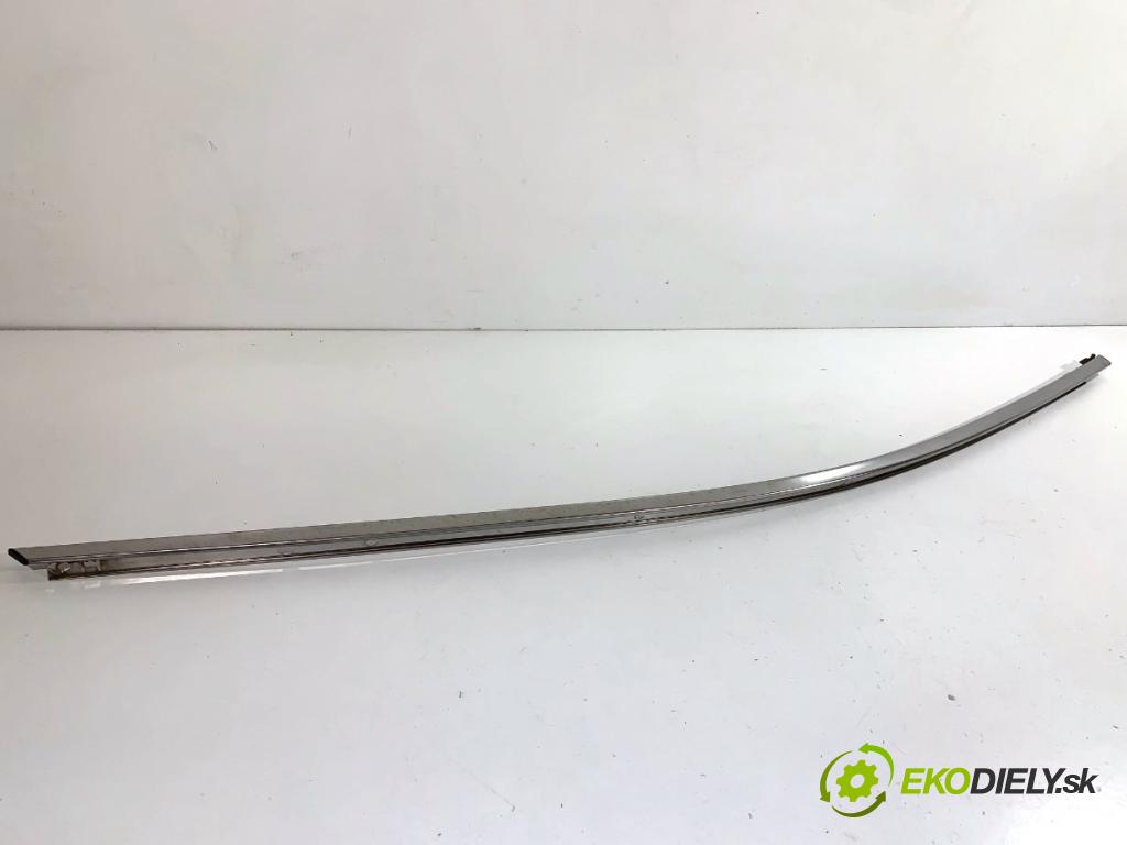 TOYOTA COROLLA E21 sedan 2020 97 kW 1.6 VVTi (ZRE210) 1598 Lišta Dvere pravy predný Rámček chróm 
