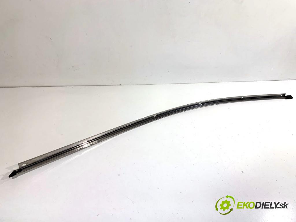 TOYOTA COROLLA E21 sedan 2020 97 kW 1.6 VVTi (ZRE210) 1598 Lišta Dvere pravy predný Rámček chróm
