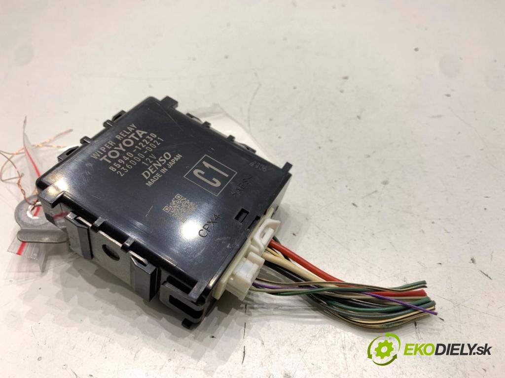 TOYOTA COROLLA E21 sedan 2020 97 kW 1.6 VVTi (ZRE210) 1598 Modul stieračov 85940-12230