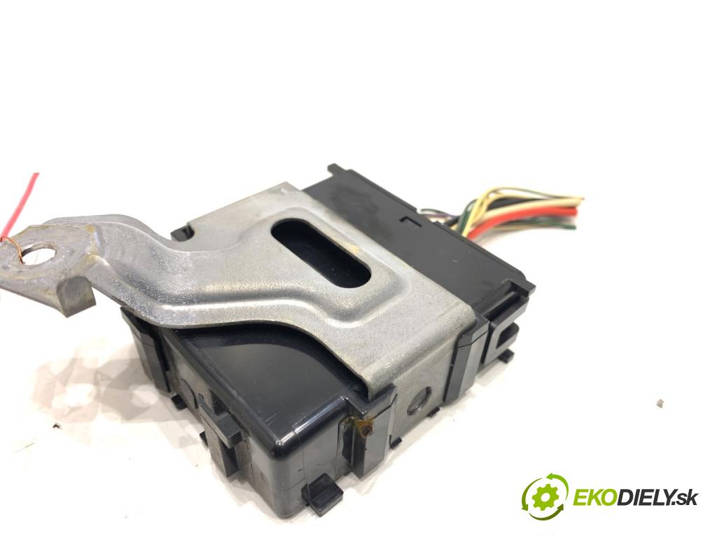 TOYOTA COROLLA E21 sedan 2020 97 kW 1.6 VVTi (ZRE210) 1598 Modul stieračov 85940-12230