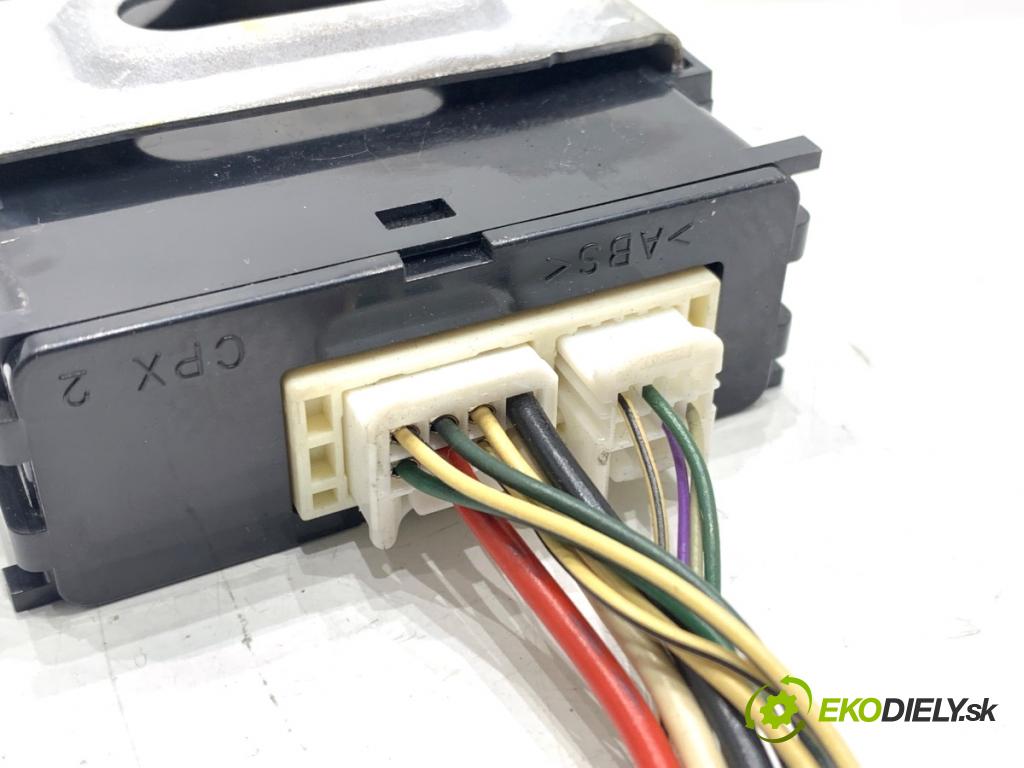 TOYOTA COROLLA E21 sedan 2020 97 kW 1.6 VVTi (ZRE210) 1598 Modul stieračov 85940-12230