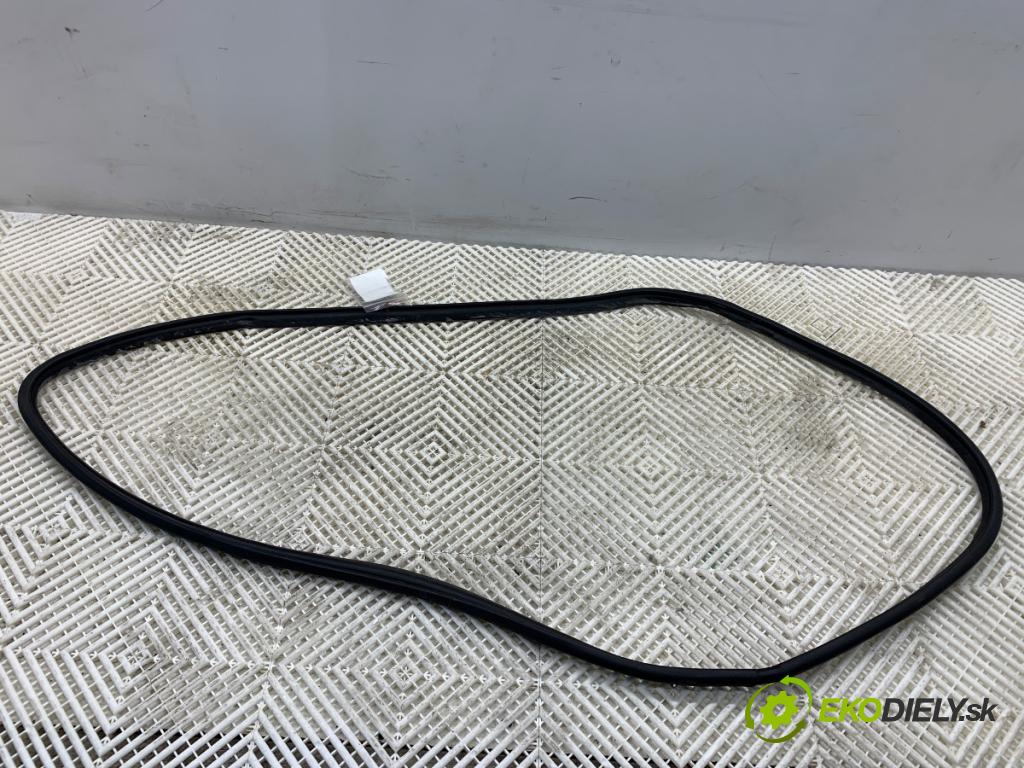 TOYOTA COROLLA E21 sedan 2020 97 kW 1.6 VVTi (ZRE210) 1598 tesnenie Dvere predný pravy 
