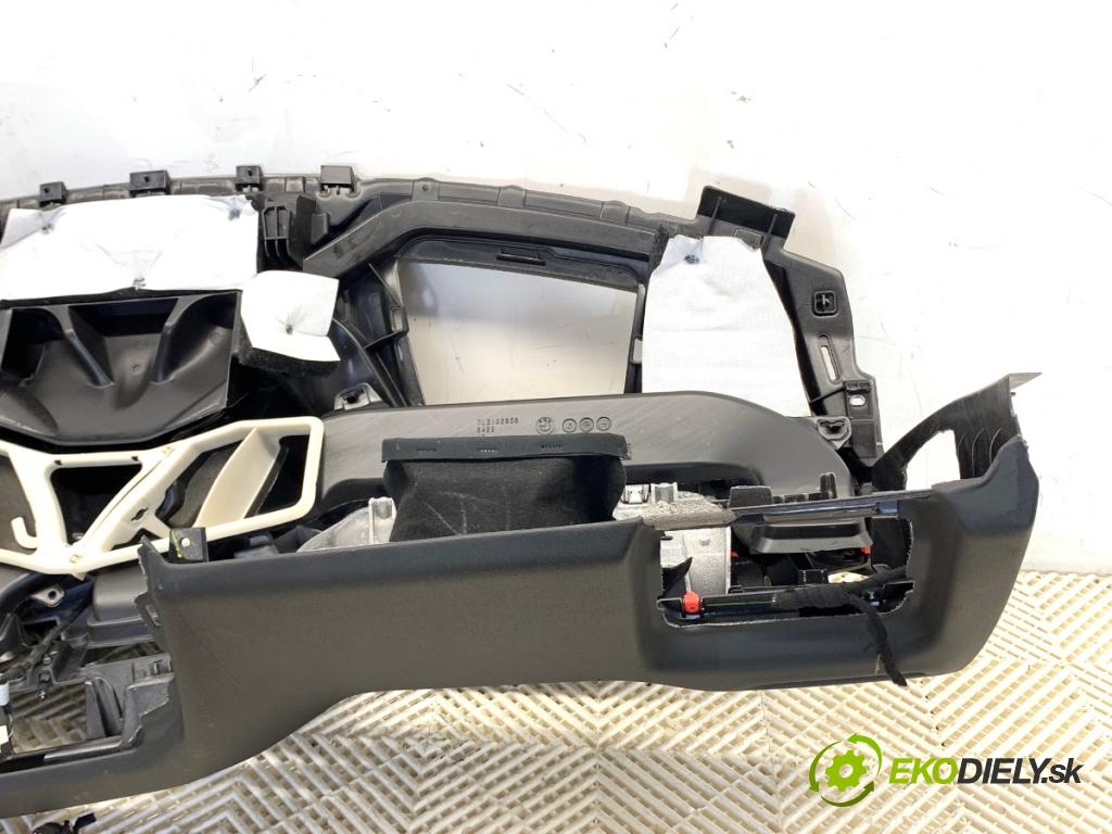 BMW G05 SUV 2020 294 kW xDrive M 50 d 2993 Palubná doska 9399267 (Palubná doska)