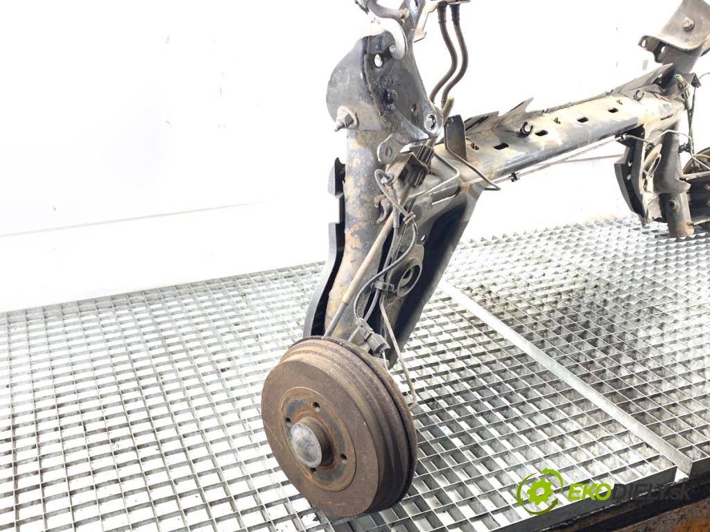 RENAULT CLIO IV liftback 2015 55 kW 1.5 dCi 75 1461 Výstuha zad