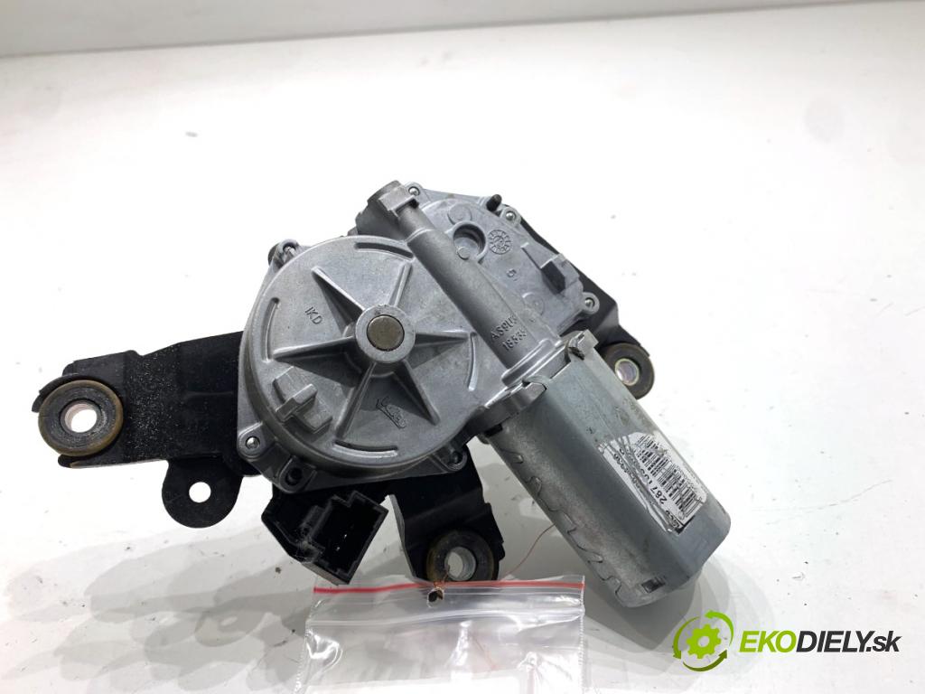 RENAULT CLIO IV liftback 2015 55 kW 1.5 dCi 75 1461 Motor stieračov zad 