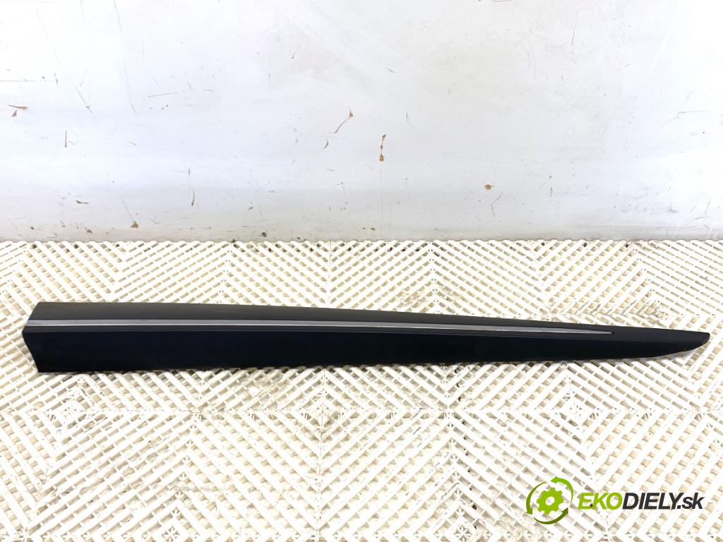 RENAULT CLIO IV liftback 2015 55 kW 1.5 dCi 75 1461 Lišta Dvere pravy predný 801865598R