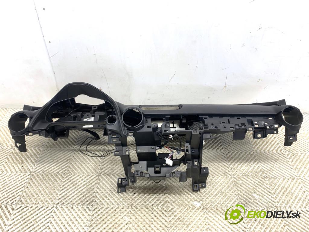 MAZDA CX-3 SUV 2017 88 kW 2.0 SKYACTIV-G (DK5W, DK6W) 1998 Palubná doska VANKÚŠ: spolujazdca 