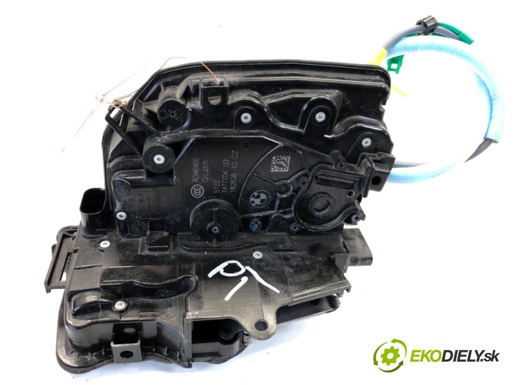 BMW G05 SUV 2020 294 kW xDrive M 50 d 2993 zámok Dvere pravy zad 7477704