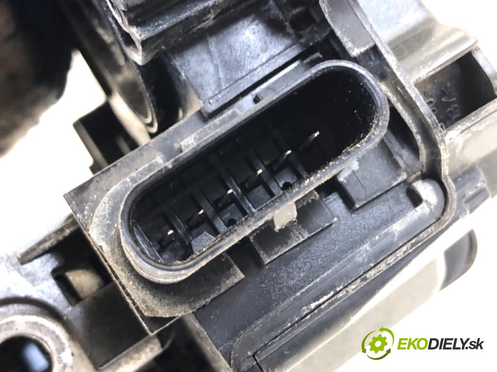 BMW G05 SUV 2020 294 kW xDrive M 50 d 2993 zámok Dvere pravy zad 7477704