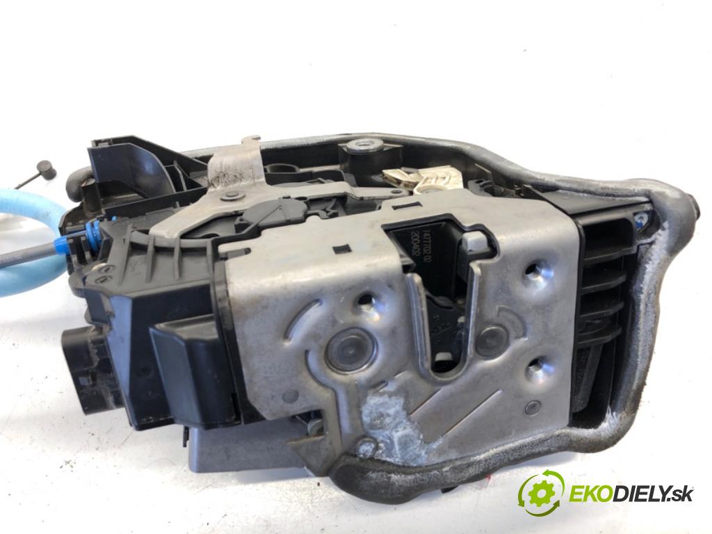 BMW G05 SUV 2020 294 kW xDrive M 50 d 2993 zámok Dvere pravy predný 7477702