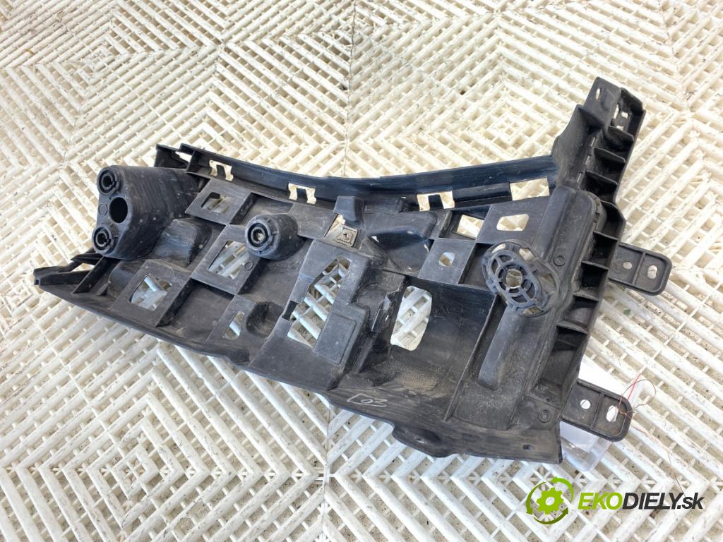BMW G05 SUV 2020 294 kW xDrive M 50 d 2993 Úchyt nárazníka pravy zad 8069246