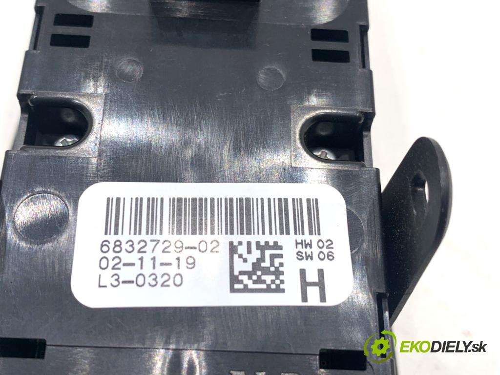 BMW G05 SUV 2020 294 kW xDrive M 50 d 2993 přepínač oken 6832729 (Páčky pod volantem)