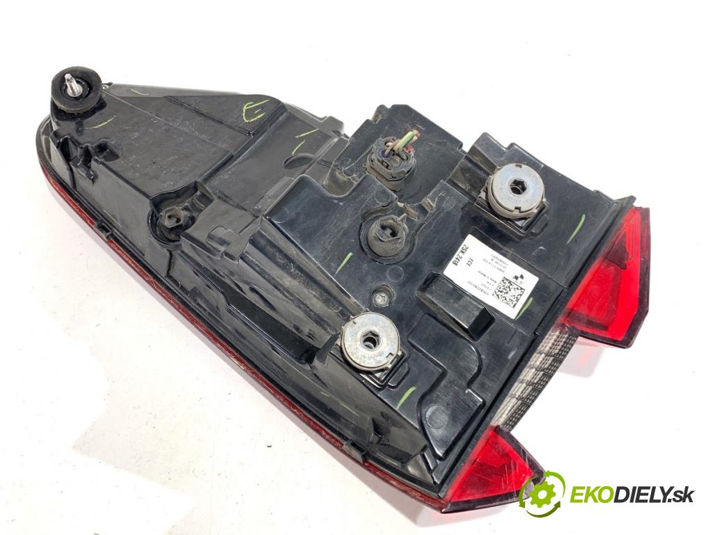 BMW G05 SUV 2020 294 kW xDrive M 50 d 2993 Svetlo ľavy zad 5A0DB01