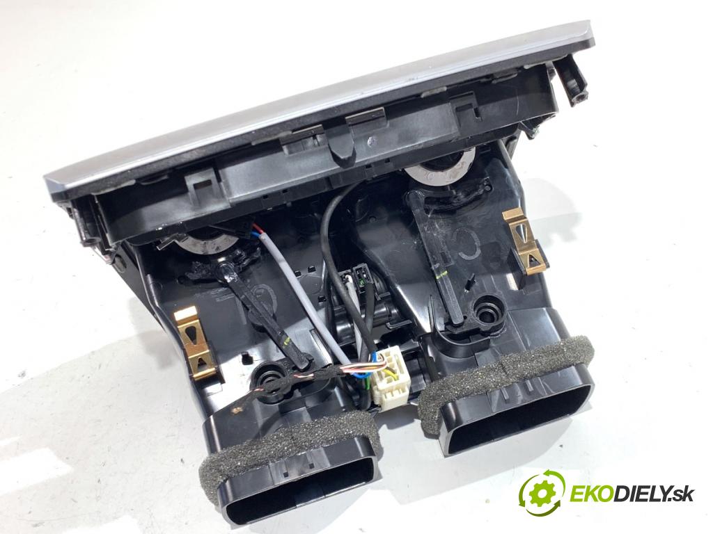 BMW G05 SUV 2020 294 kW xDrive M 50 d 2993 Mriežky kúrenia zad 9399966