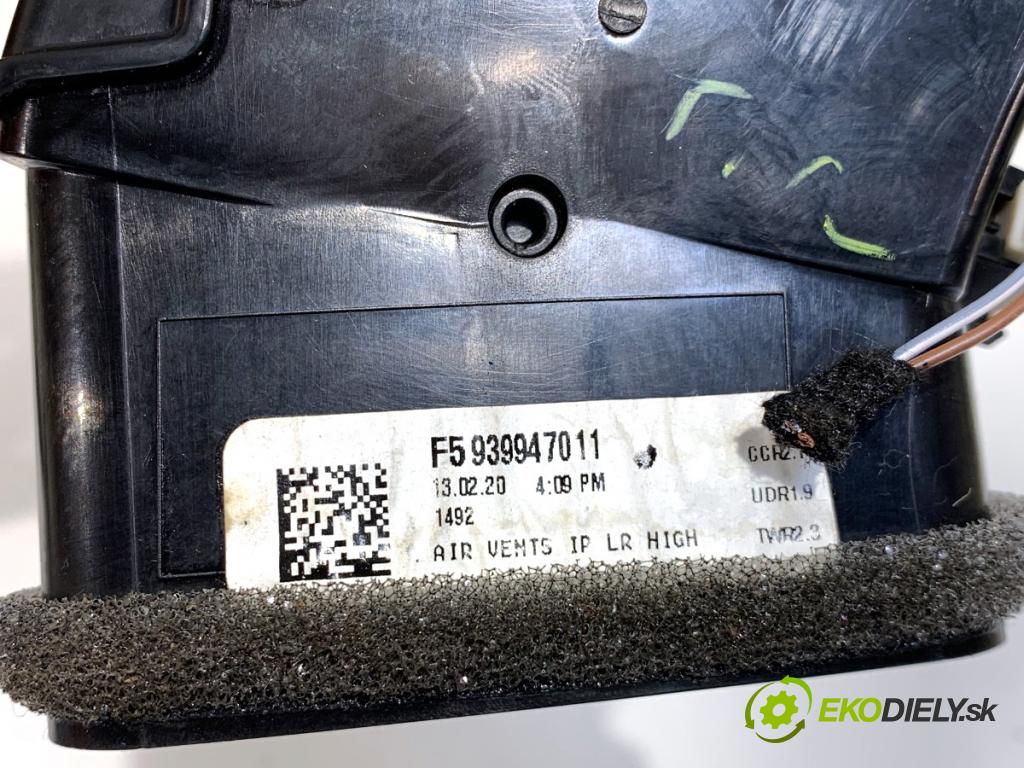 BMW G05 SUV 2020 294 kW xDrive M 50 d 2993 Mriežky kúrenia pravy predný 9399470
