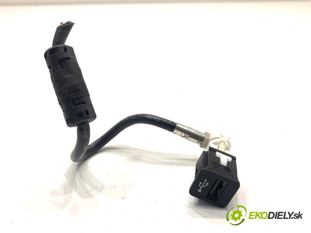 BMW G05 SUV 2020 294 kW xDrive M 50 d 2993 HNÍZDO: USB 9229294