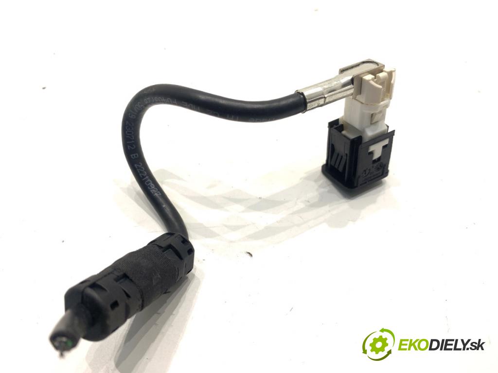 BMW G05 SUV 2020 294 kW xDrive M 50 d 2993 HNÍZDO: USB 9229294
