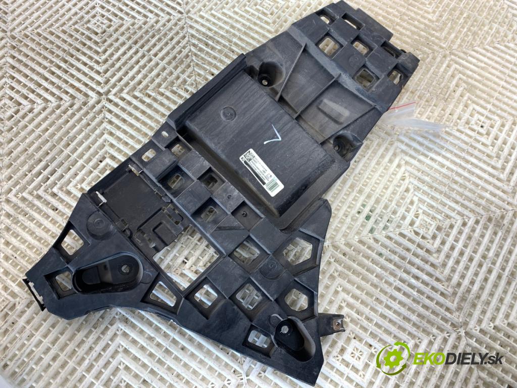 BMW G05 SUV 2020 294 kW xDrive M 50 d 2993 úchyt nárazníka levý zadní část 849221