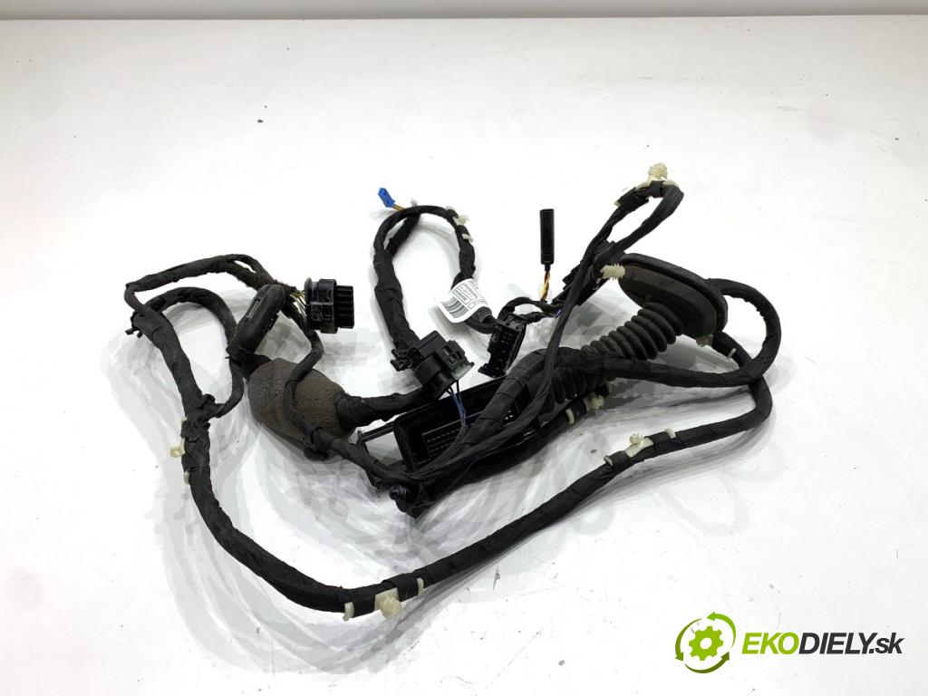 BMW G05 SUV 2020 294 kW xDrive M 50 d 2993 káblovačka dveře zadní část pravý 8779817